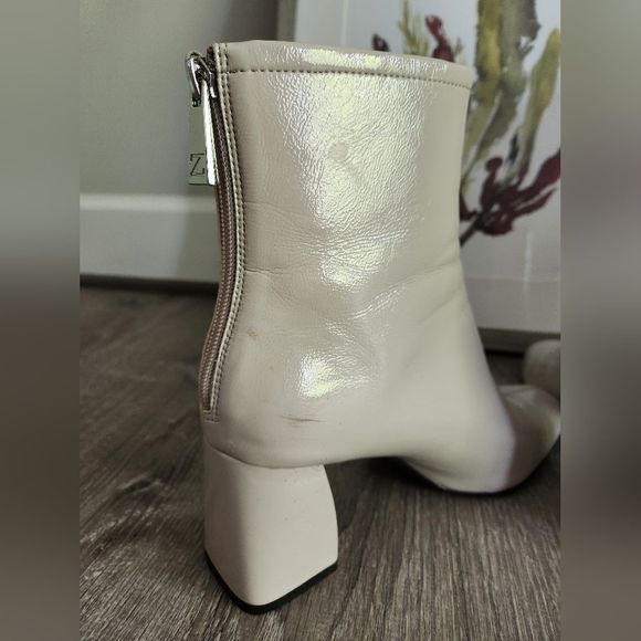 Zara Patent Faux leather Ecru Off White Booties sz 40 - Picture 3 of 10